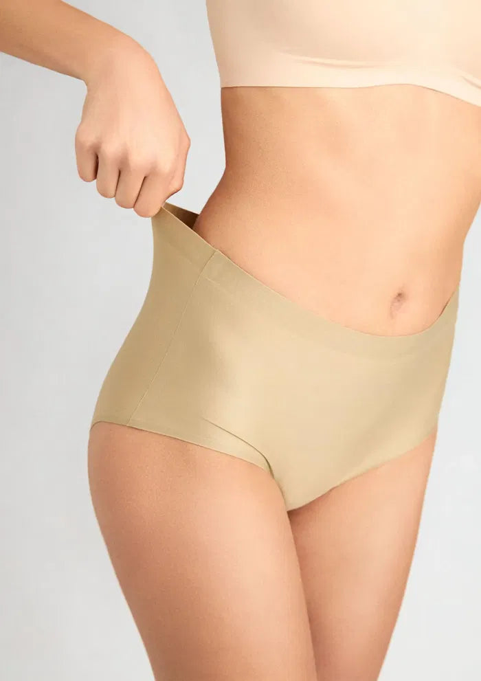 Seamless Briefs UK – One Size Ultra-Stretch – Invisible Comfort with Heat-Bonded Edges