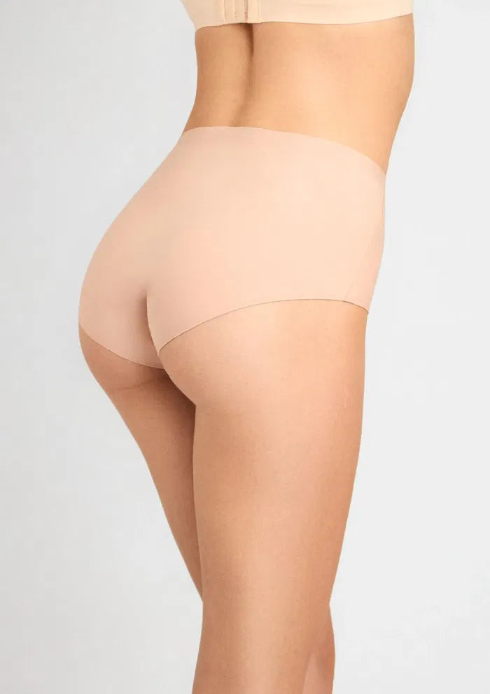 Seamless Briefs UK – One Size Ultra-Stretch – Invisible Comfort with Heat-Bonded Edges