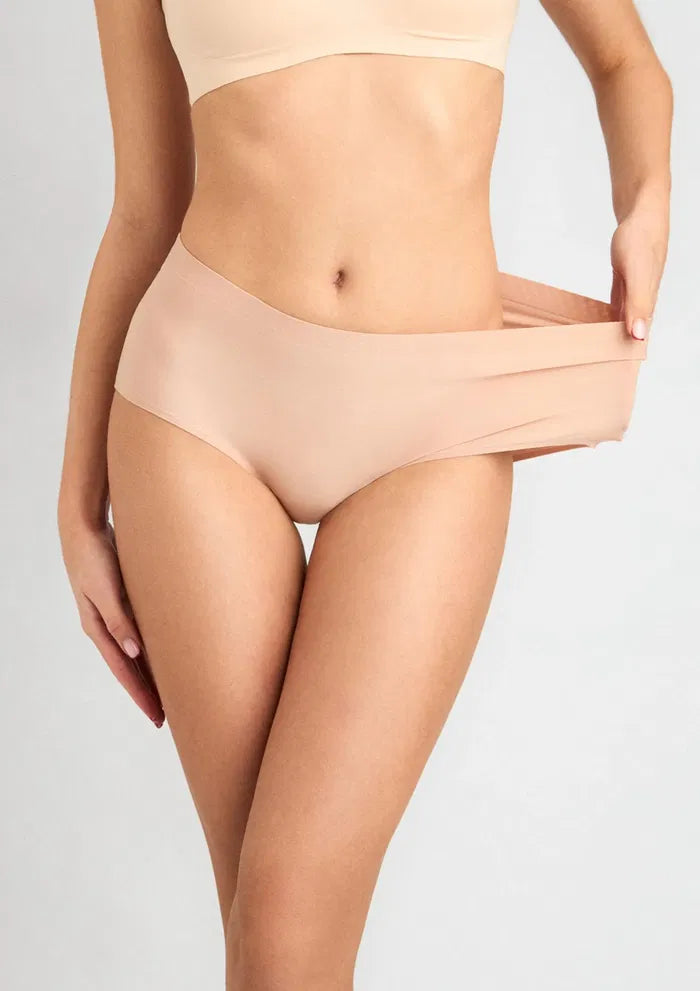 Seamless Briefs UK – One Size Ultra-Stretch – Invisible Comfort with Heat-Bonded Edges