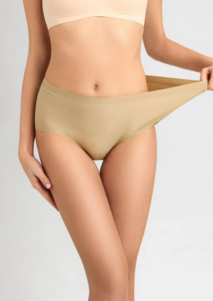 Seamless Briefs UK – One Size Ultra-Stretch – Invisible Comfort with Heat-Bonded Edges